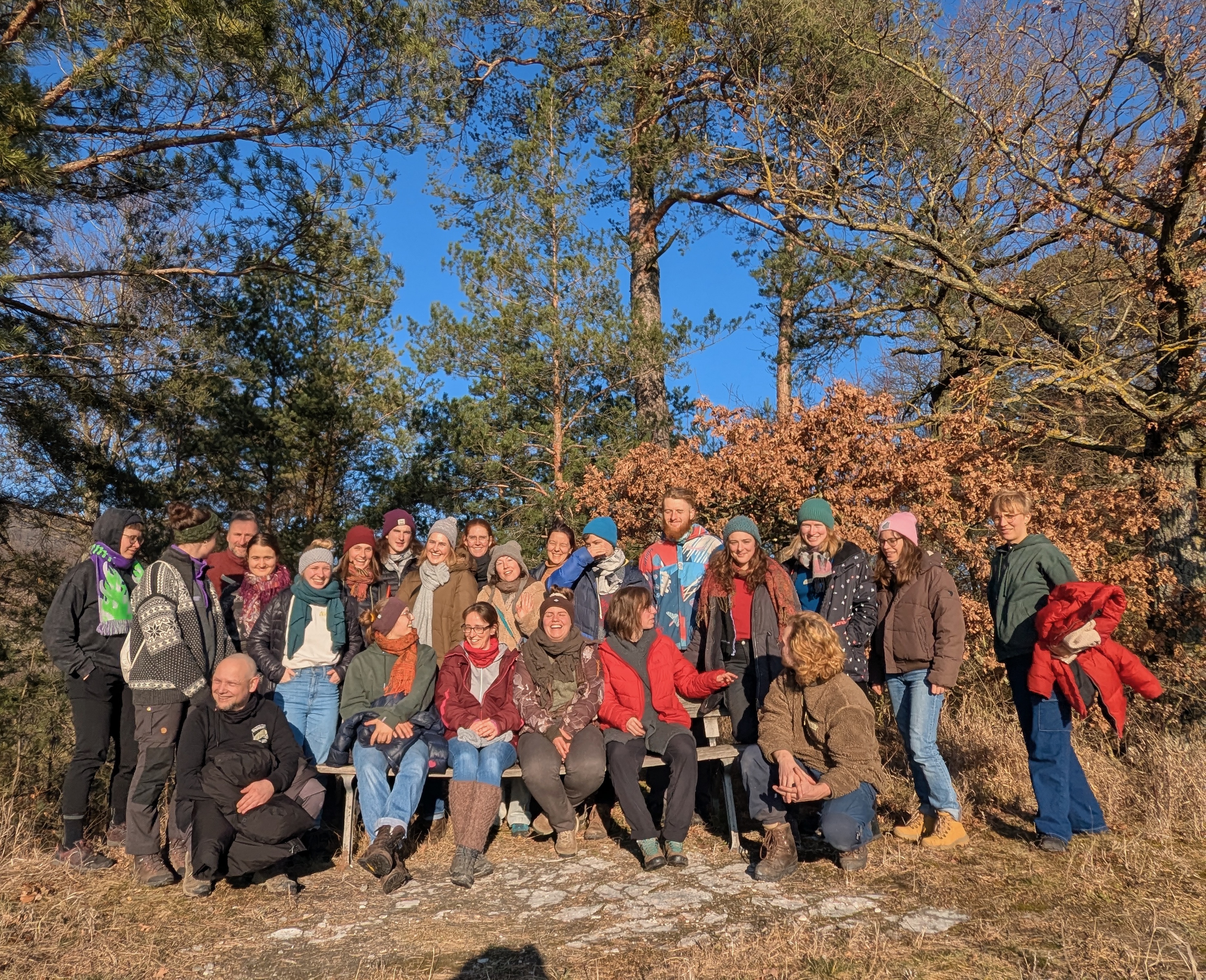 Teilnehmendenschar einer Waldschulfortbildung Teilnehmendenschar einer Waldschulfortbildung