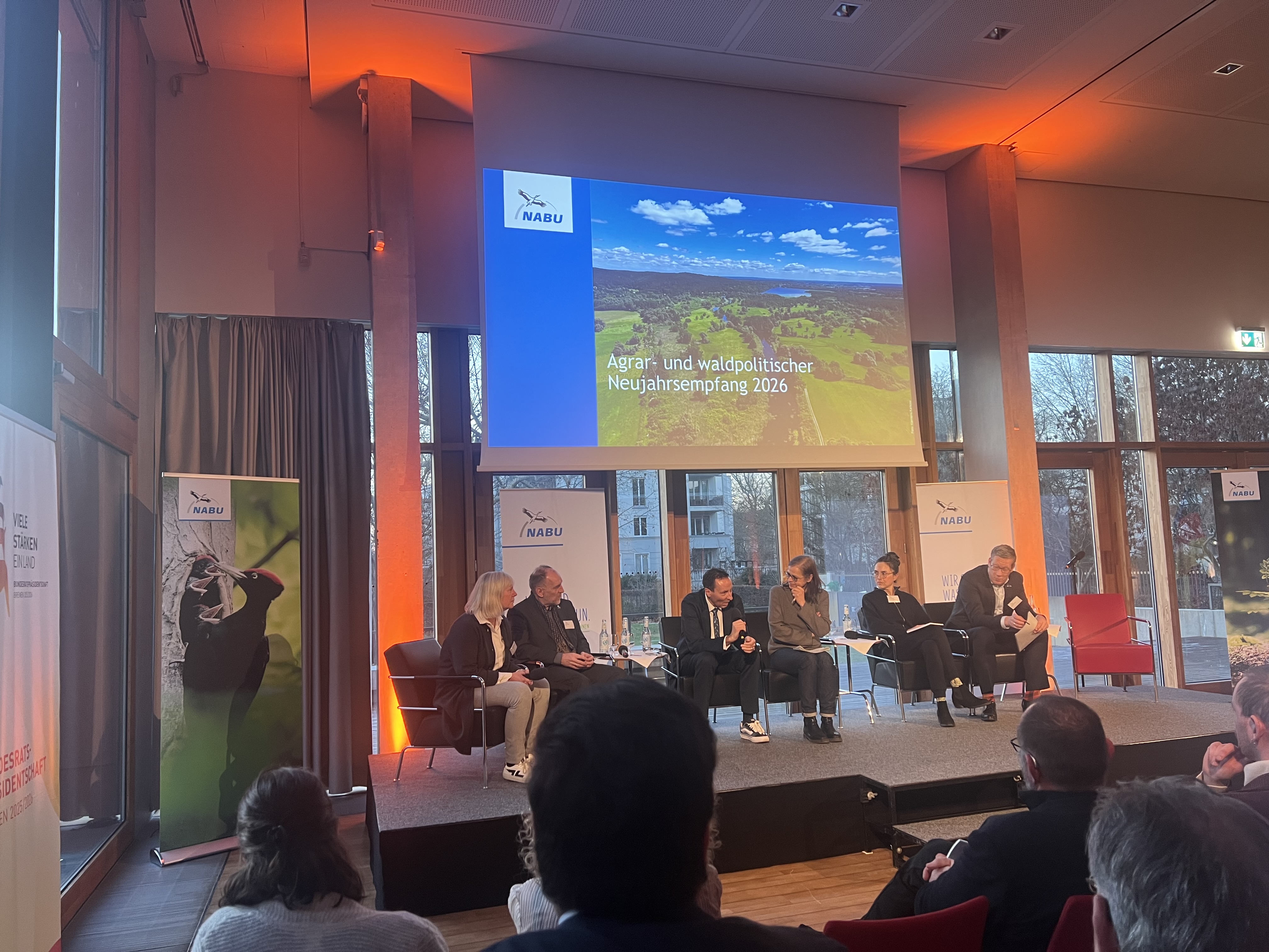 Personen auf dem Podium beim Nabu-Neujahrsempfang Personen auf dem Podium beim Nabu-Neujahrsempfang