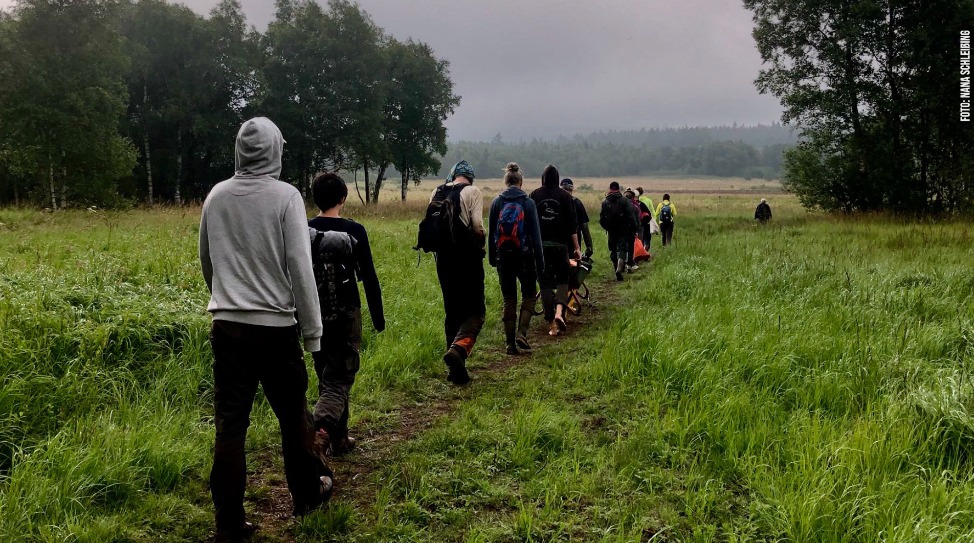 Der Weg zur Arbeitsstelle im Roten Moor Der Weg zur Arbeitsstelle im Roten Moor