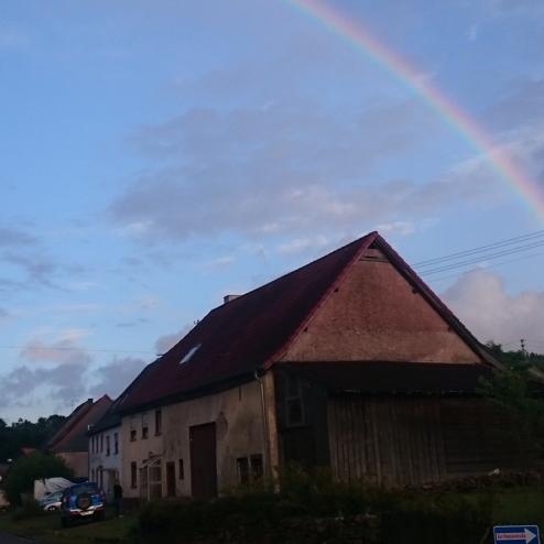 Regenbogenfarben über Achtelsbach