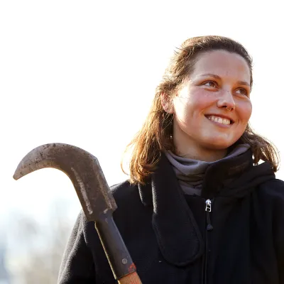 Lächelnde Teilnehmerin