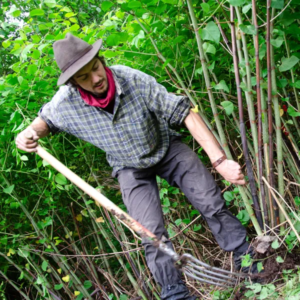 Person bei der Pflege