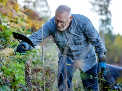 Teilnehmer bei der Pflege