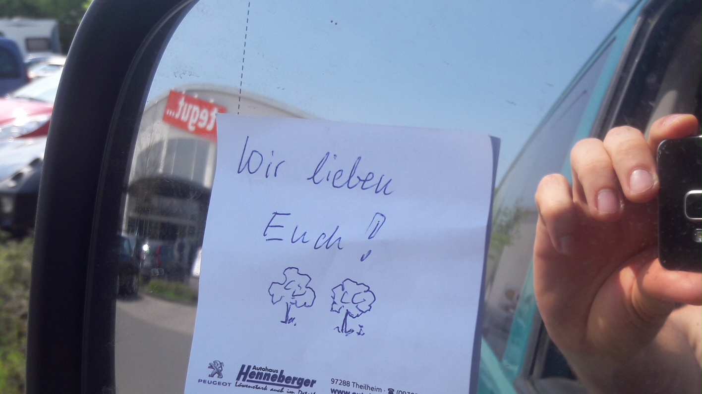 Anonyme Botschaft am Bergwaldbus Anonyme Botschaft am Bergwaldbus